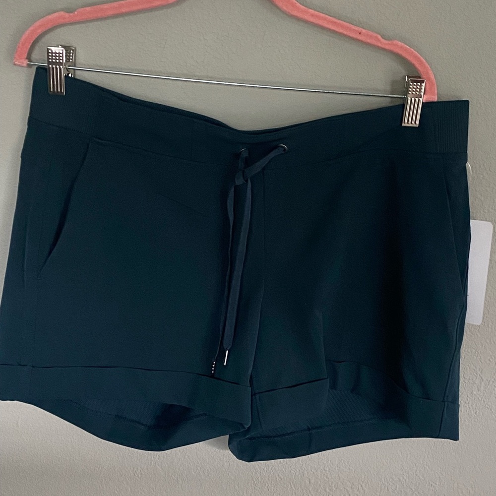 Athleta Midtown Shorts Teal Blue Size 14 NWT
